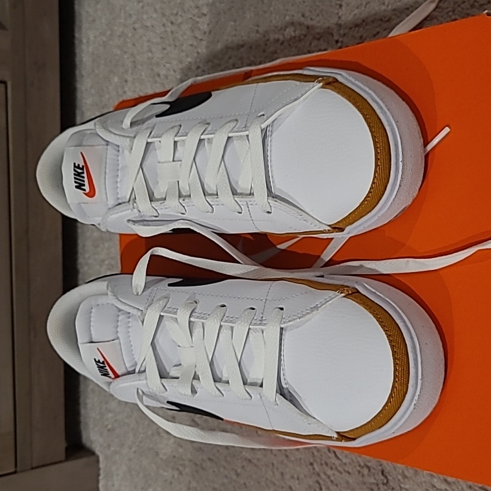 Men's Nike Court Legacy Size 7.5